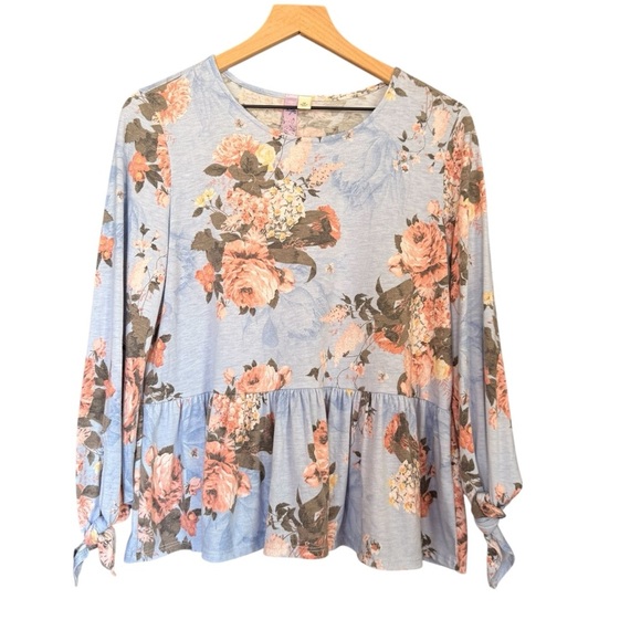 Ayla | Francesca’s Collection Floral Peplum Top - Picture 1 of 6
